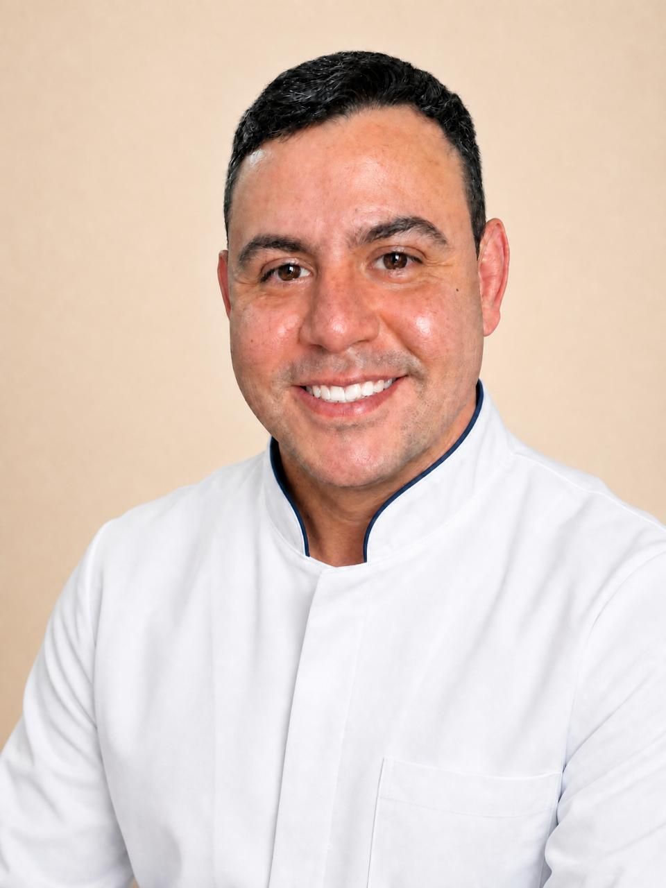 Dr. Emanuel Estrela